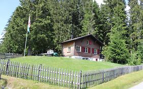Chalet Nueschwendi